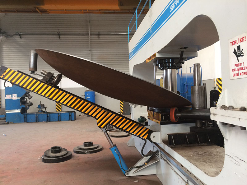 BOMBE VE SIVAMA MAKİNASI